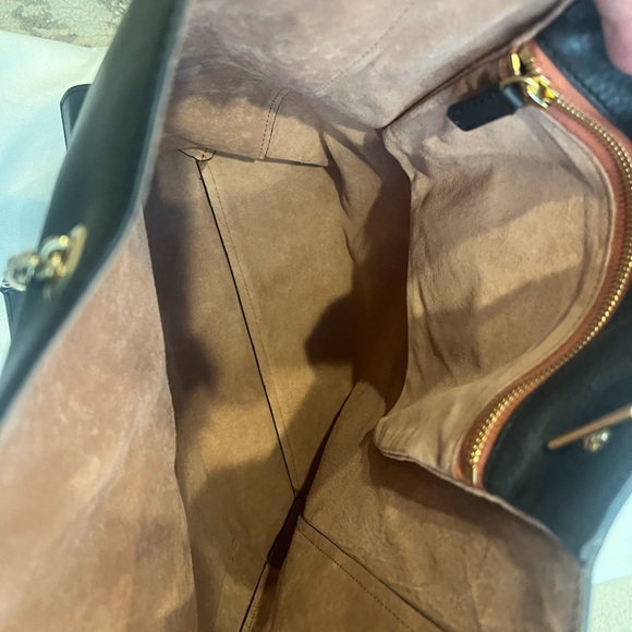 Celine Tote. Authentic and in excellent condition. - Picture 7 of 8